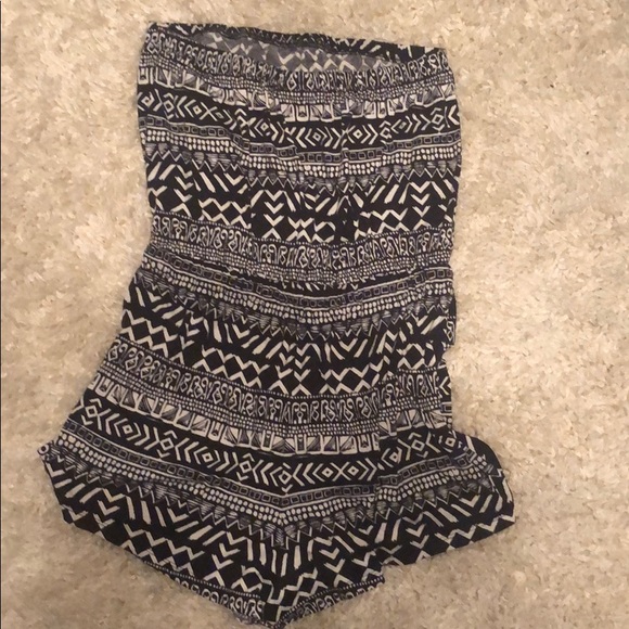 Super cute strapless black and white short romper! - Picture 2 of 2